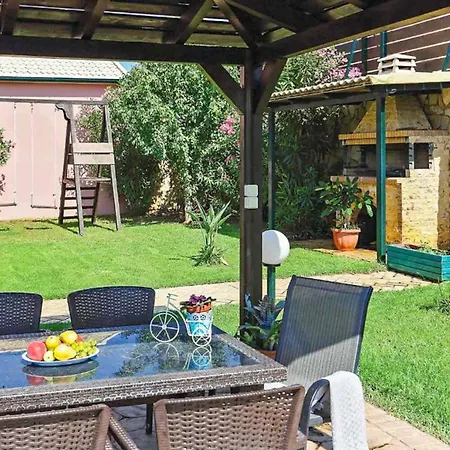 Carreta Villa Halikounas